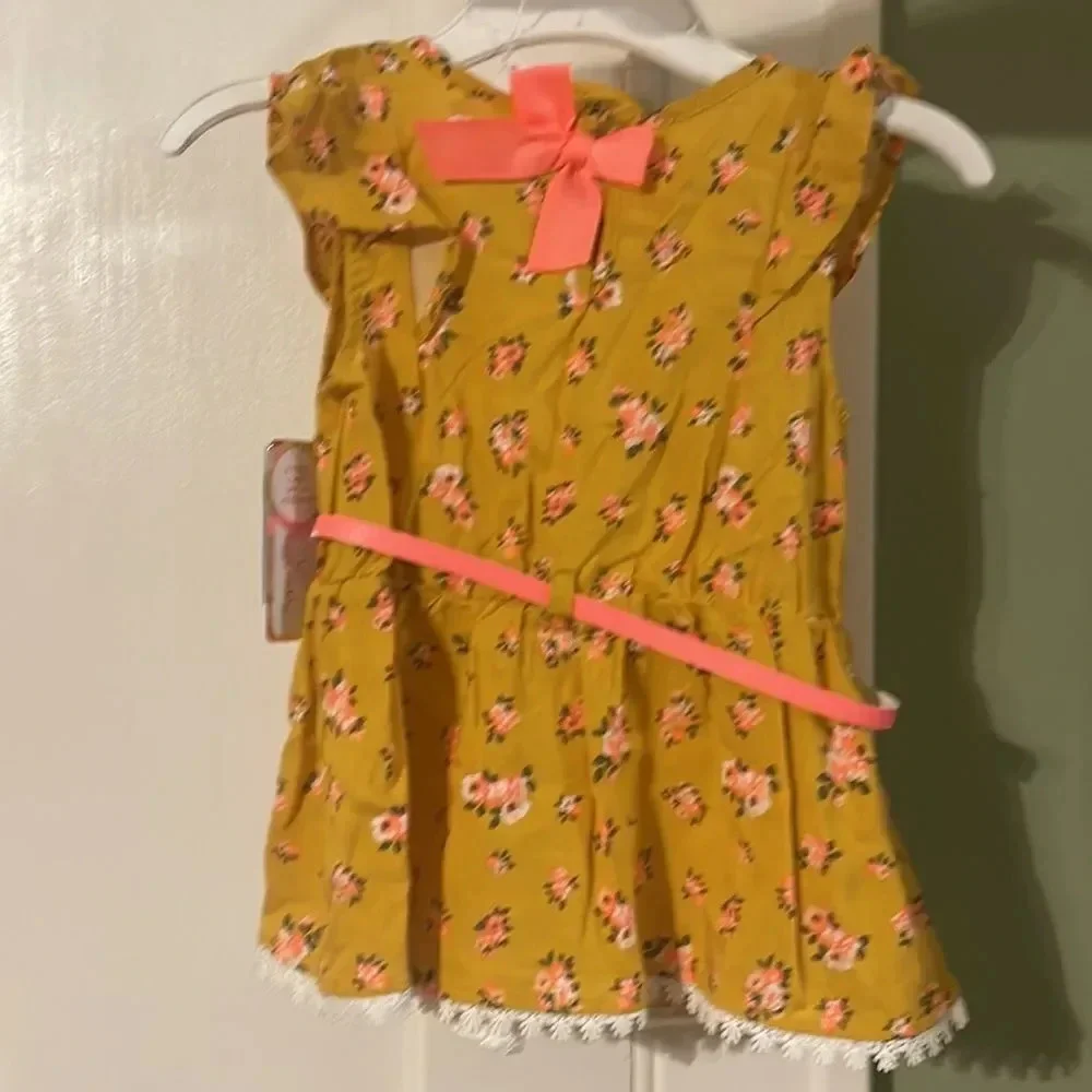 Little lass outfit and dresses with Flowers and Polka Dots size 4 - Picture 4 of 12